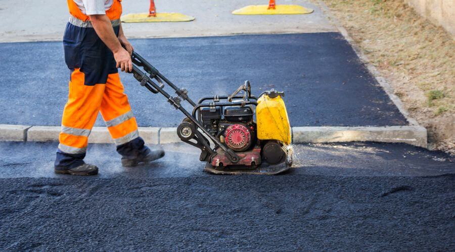 Professional gutter cleaning in Chester, CT